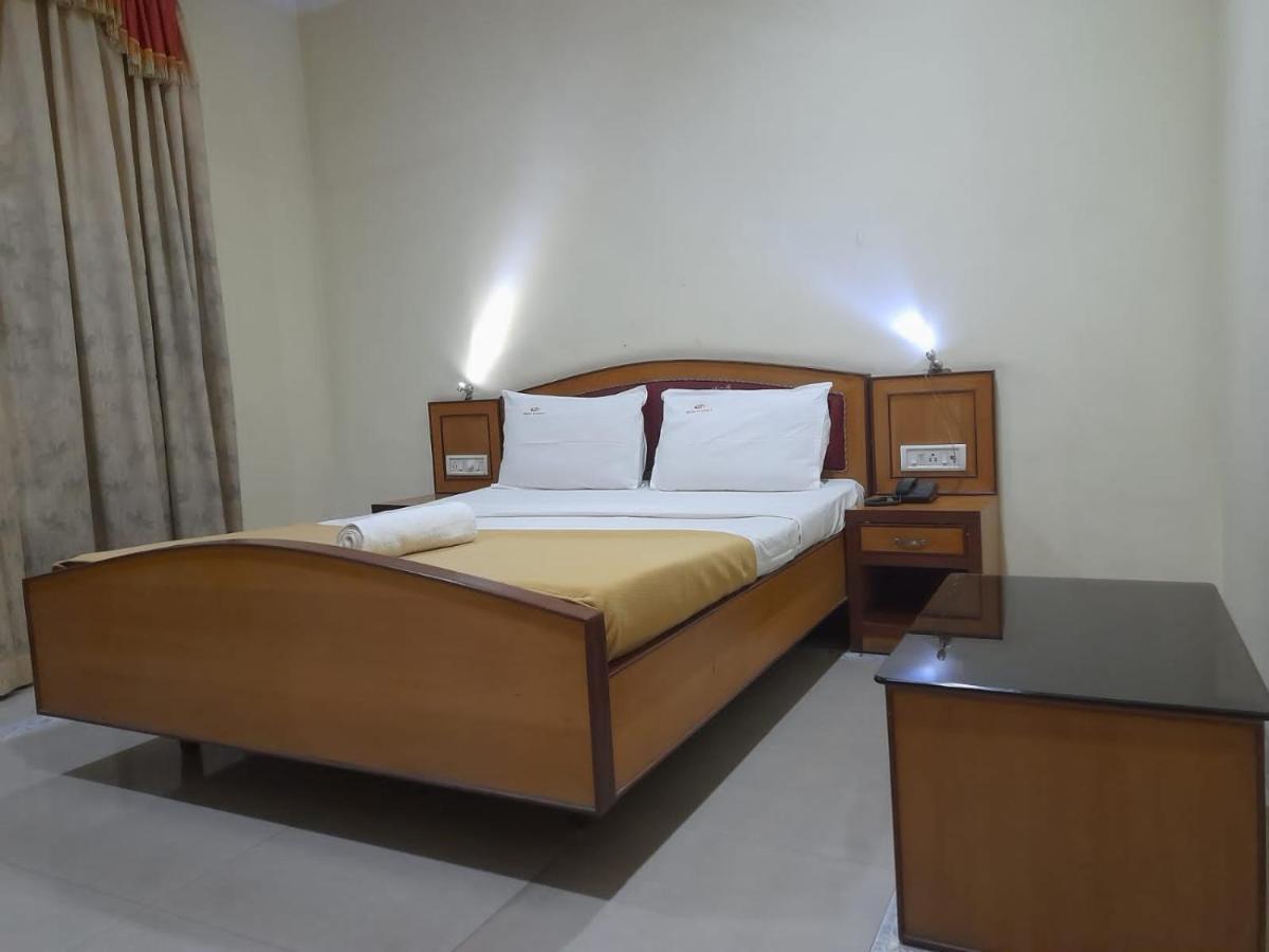Dp Oberoi Residency Hotell Kochi Exteriör bild