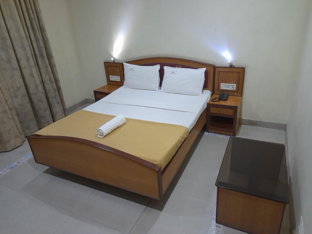 Dp Oberoi Residency Hotell Kochi Exteriör bild