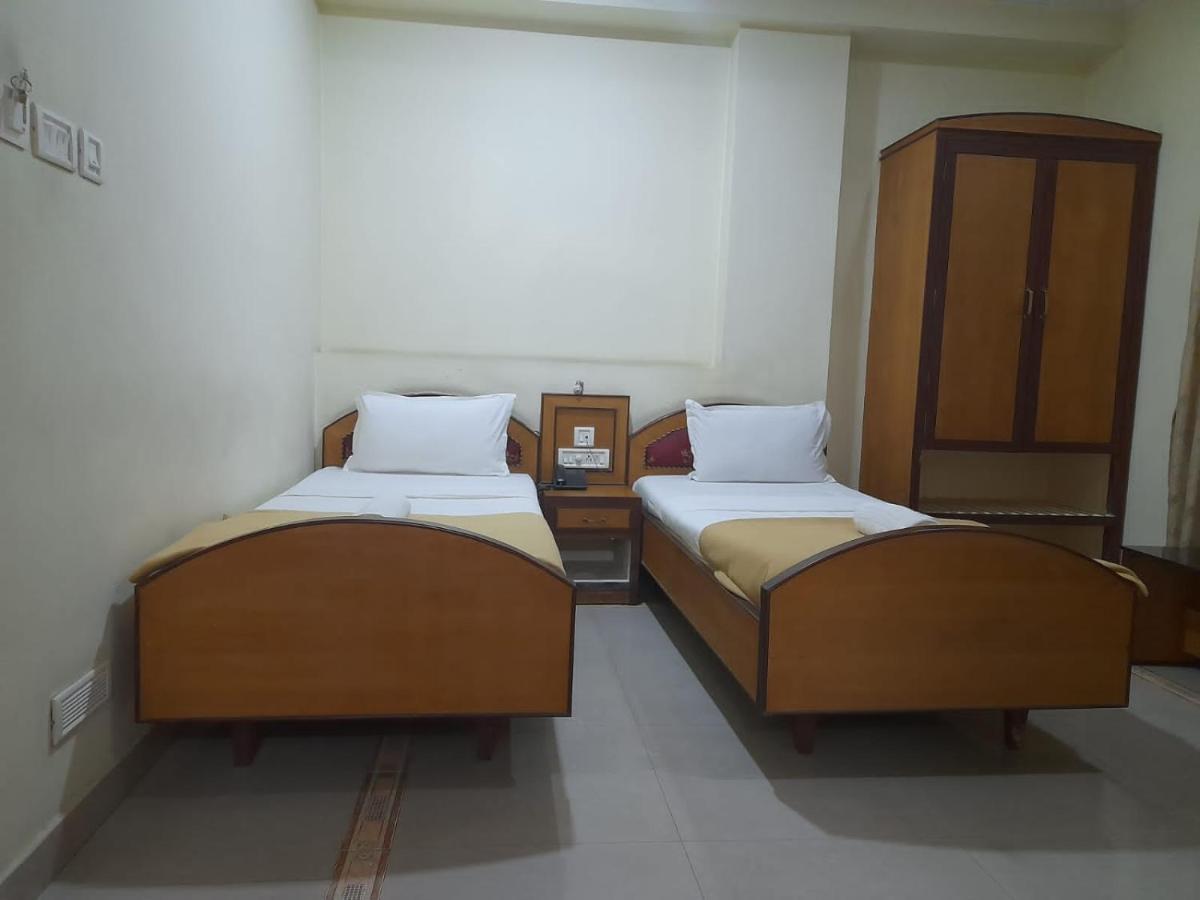 Dp Oberoi Residency Hotell Kochi Exteriör bild